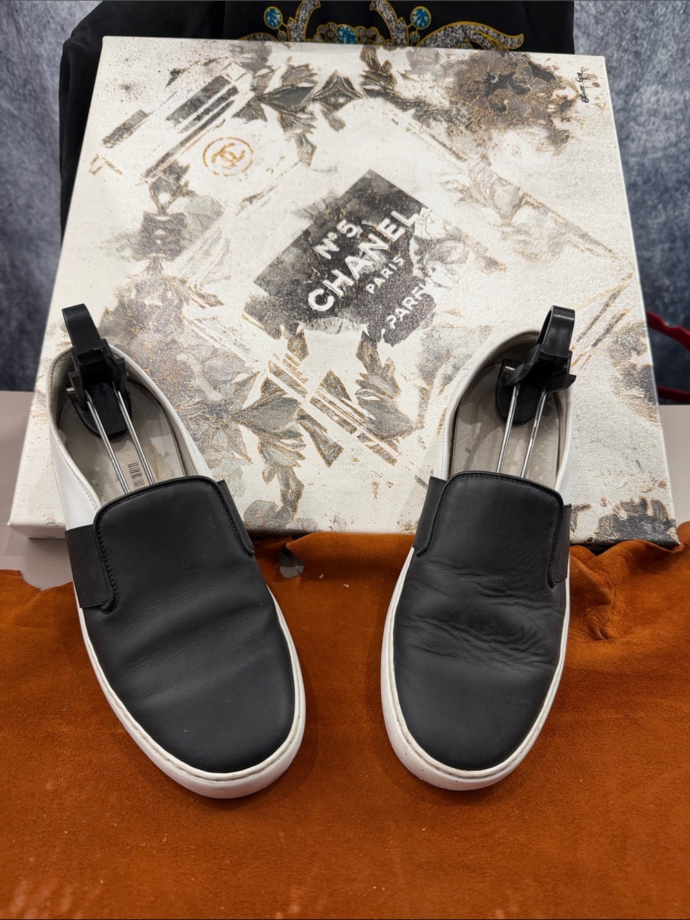 Chanel Two Tone Black White Leather Slip On Sneakers CC Logo Flats - Picture 1 of 15